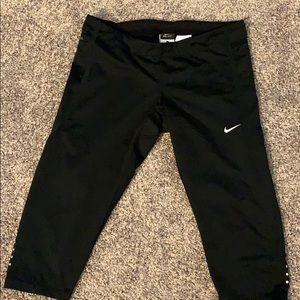 Nike dri-fit capri leggings